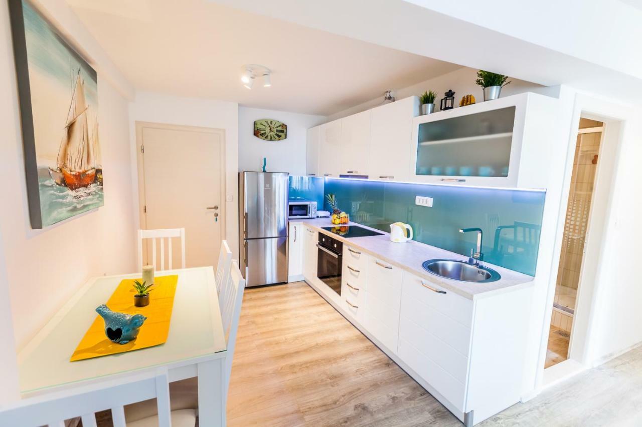Apartments Mb Kaštela Eksteriør bilde